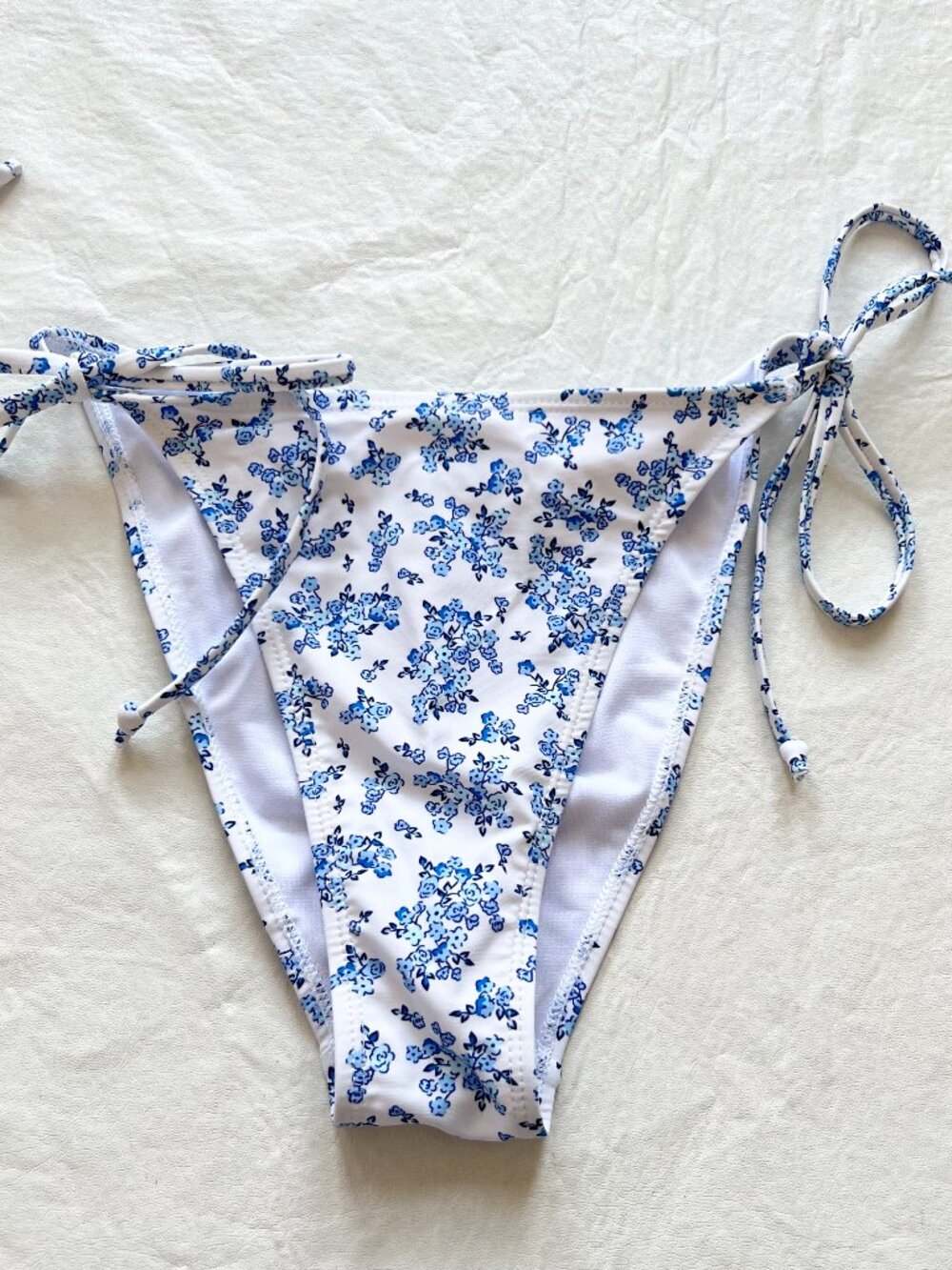 Betty Jade bikini bottoms Large white blue floral string side tie swimsuit swim